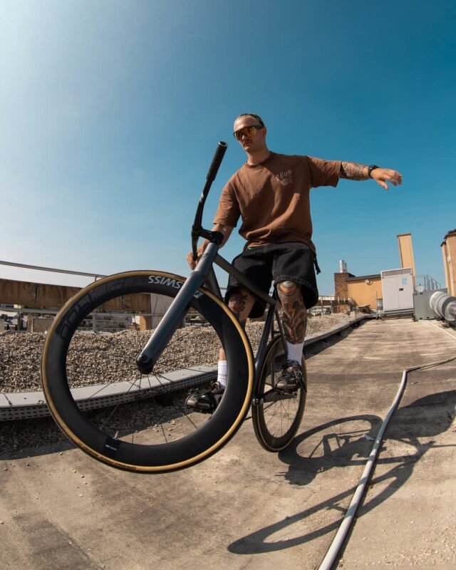 shop by skream bikes cateogory on planet of bikes store, Rooftop sidequest with the magnum @skreambikes